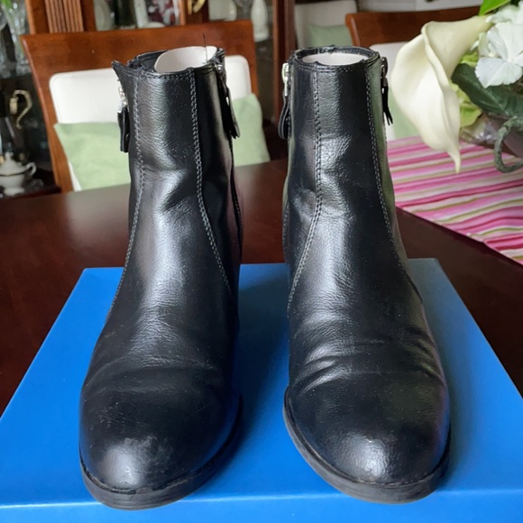 Simply Vera Wallace Black Heeled Booties - Picture 2 of 6